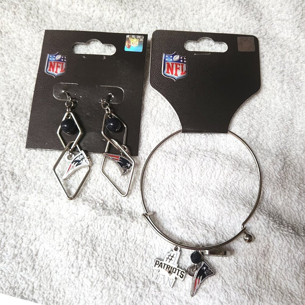 NFL New England Patriots - Earrings and Bracelet Jewelry Set - NWT